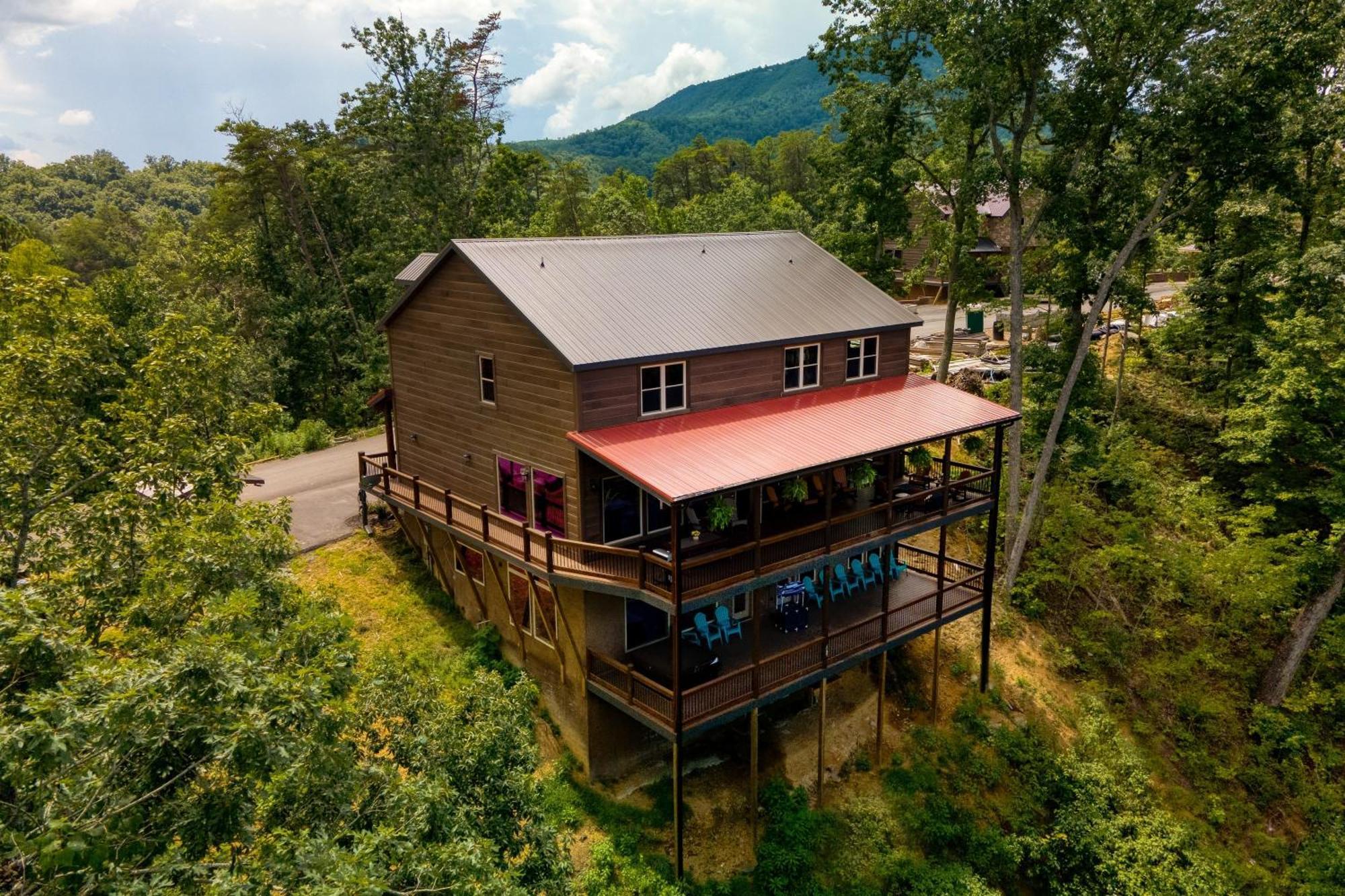 Wanderer By Avantstay Sleeps 26 A Custom Smokies Cabin พิเจนฟอร์จ ภายนอก รูปภาพ